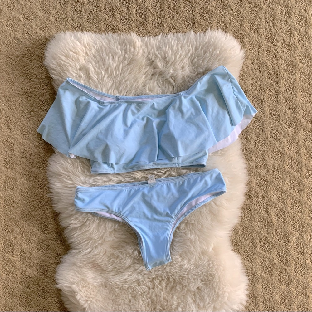 Cupshe bikini.